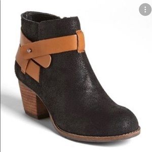 Jaxen Suede Ankle Boots 🍂